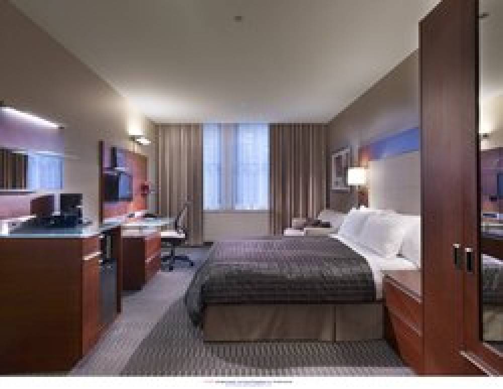 River Hotel 6