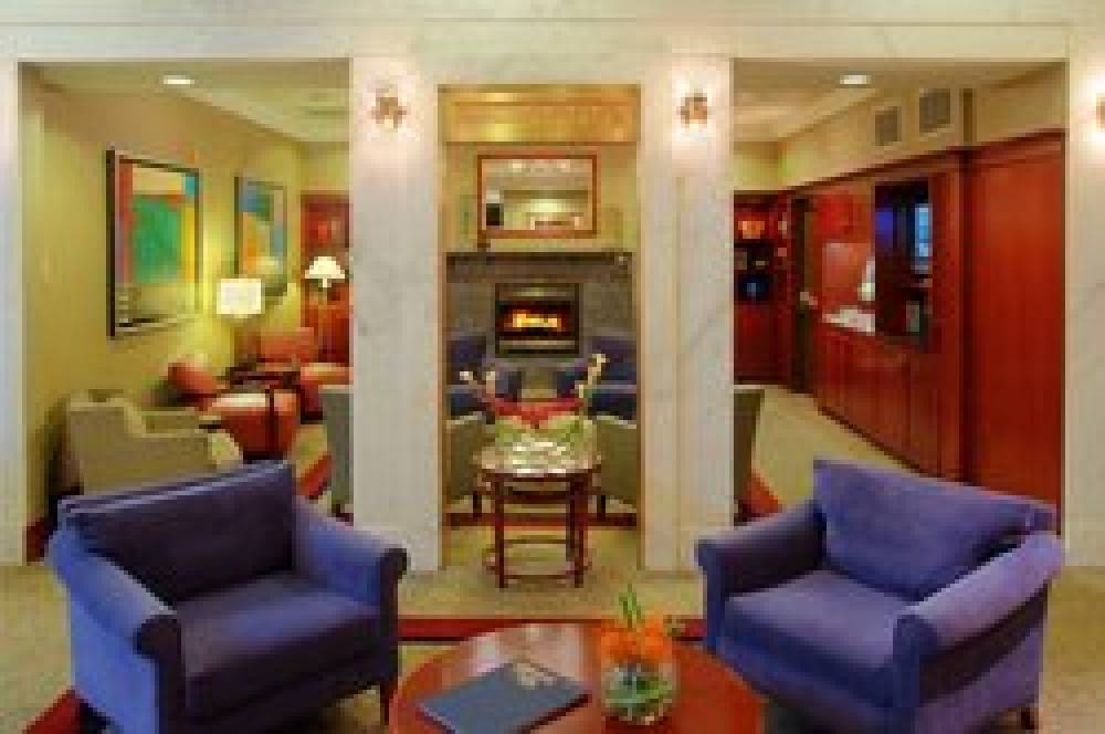 River Hotel 9