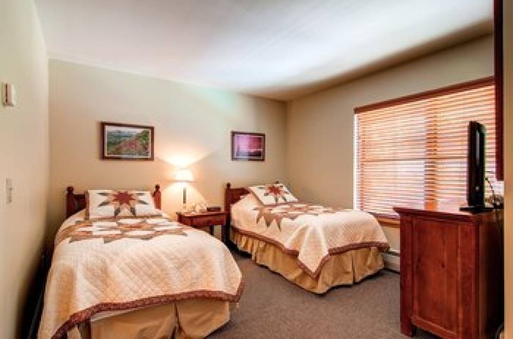 RIVER MOUNTAIN LODGE 9