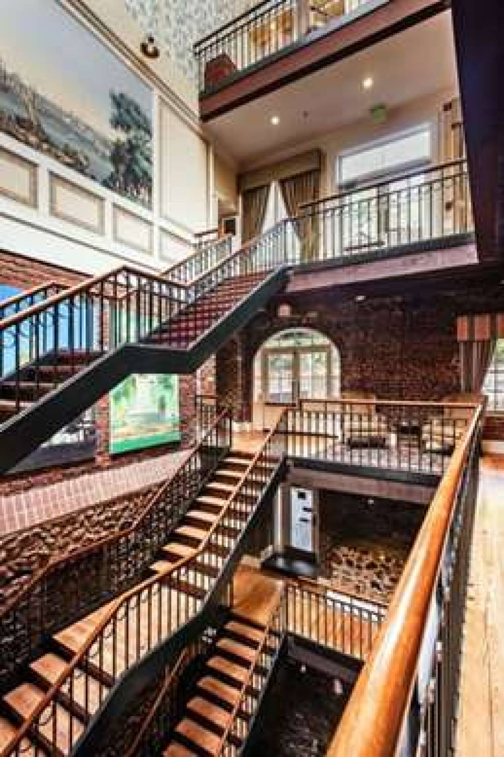 RIVER STREET INN 9