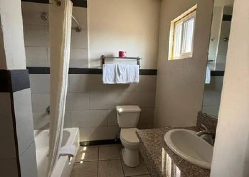 Robinhood Motel Anaheim West 6