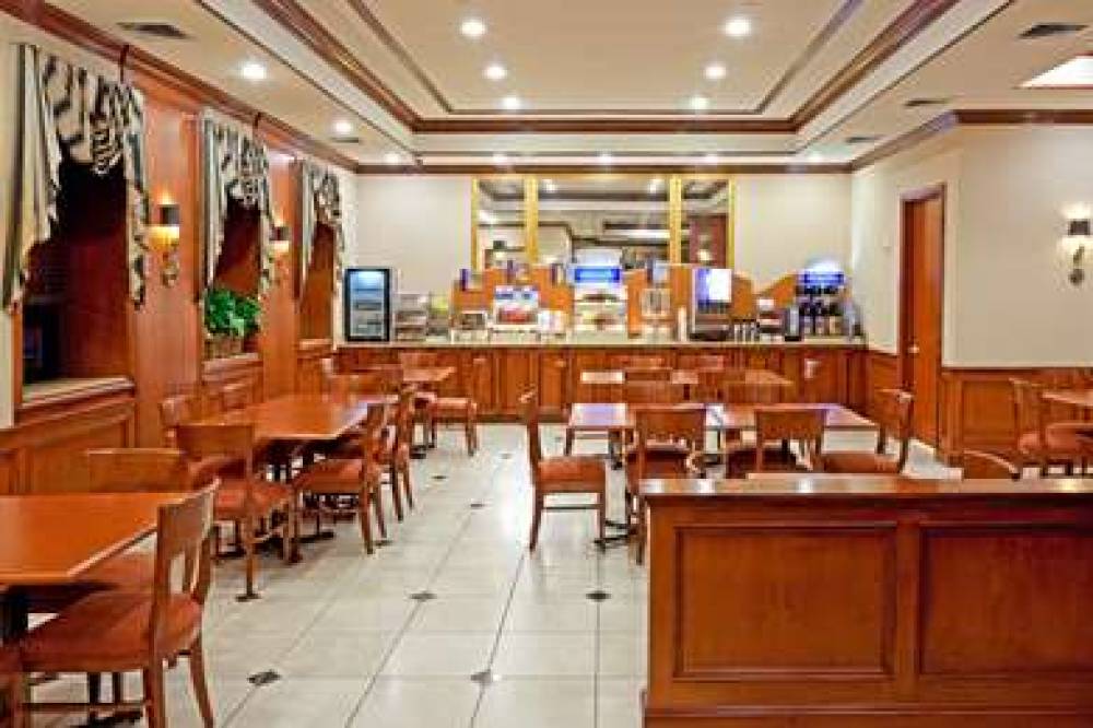 ROCKVILLE CENTRE HOTEL 3