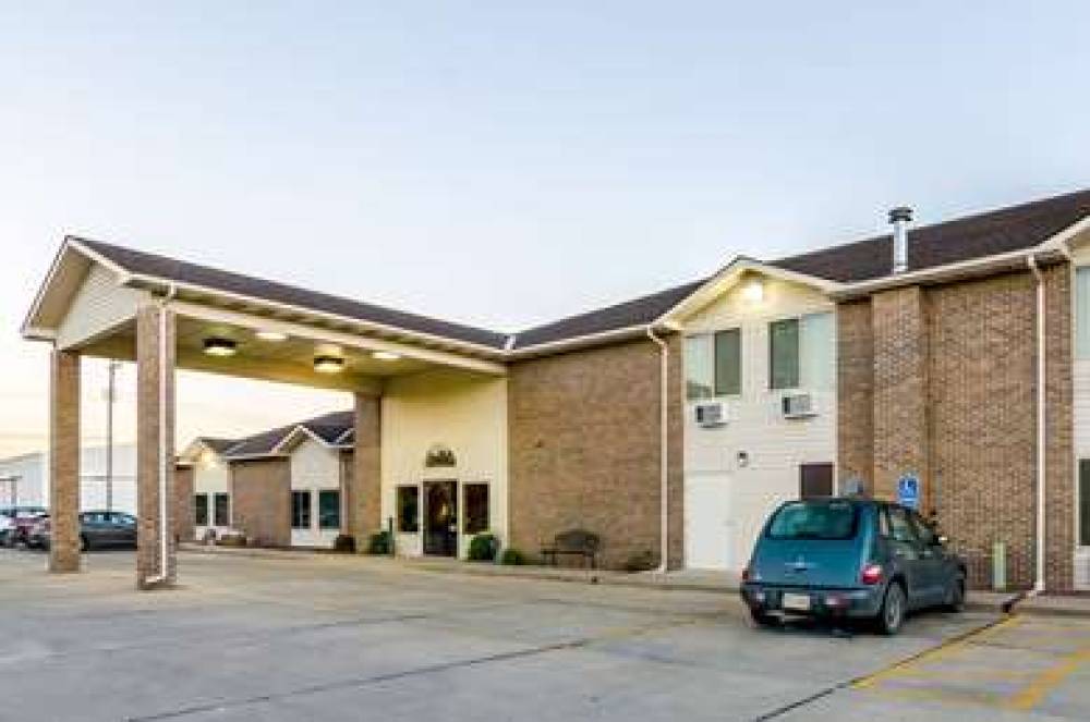RODEWAY INN AINSWORTH 4