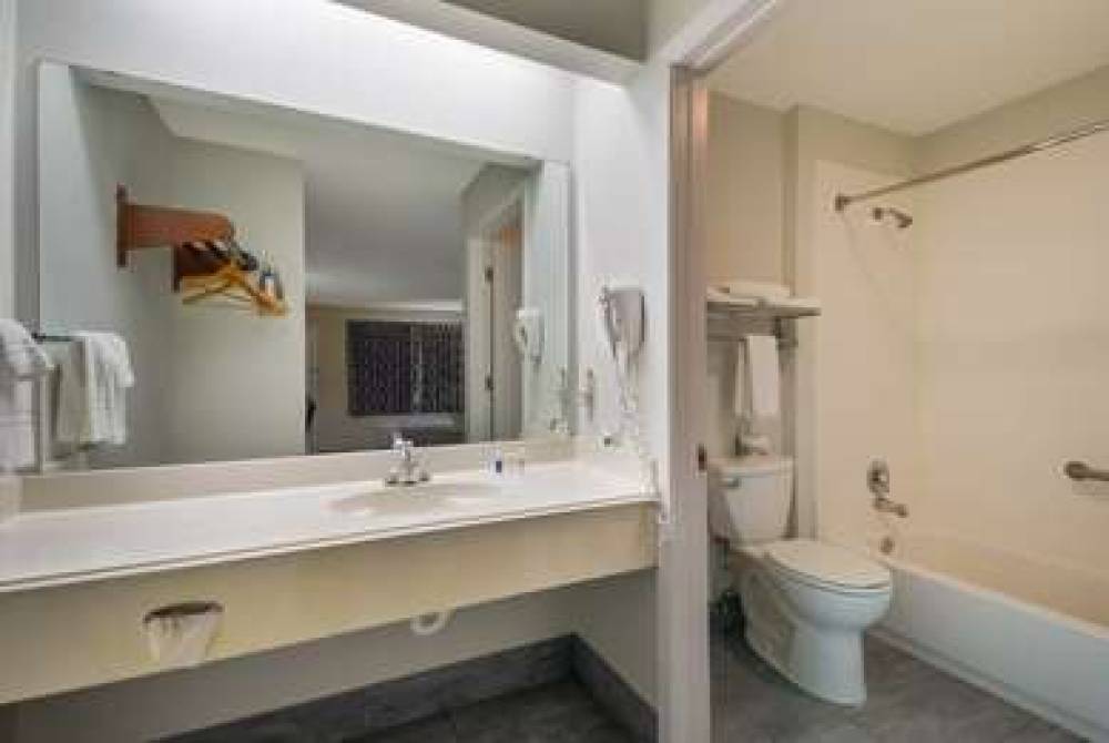 RODEWAY INN AND SUITES CORPUS CHRIS 10