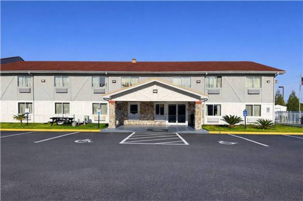 RODEWAY INN AND SUITES JACKSONVILLE 1