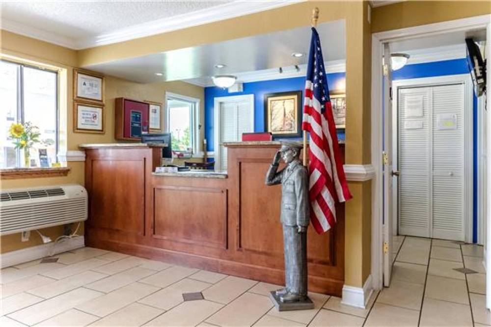 RODEWAY INN AND SUITES JACKSONVILLE 4