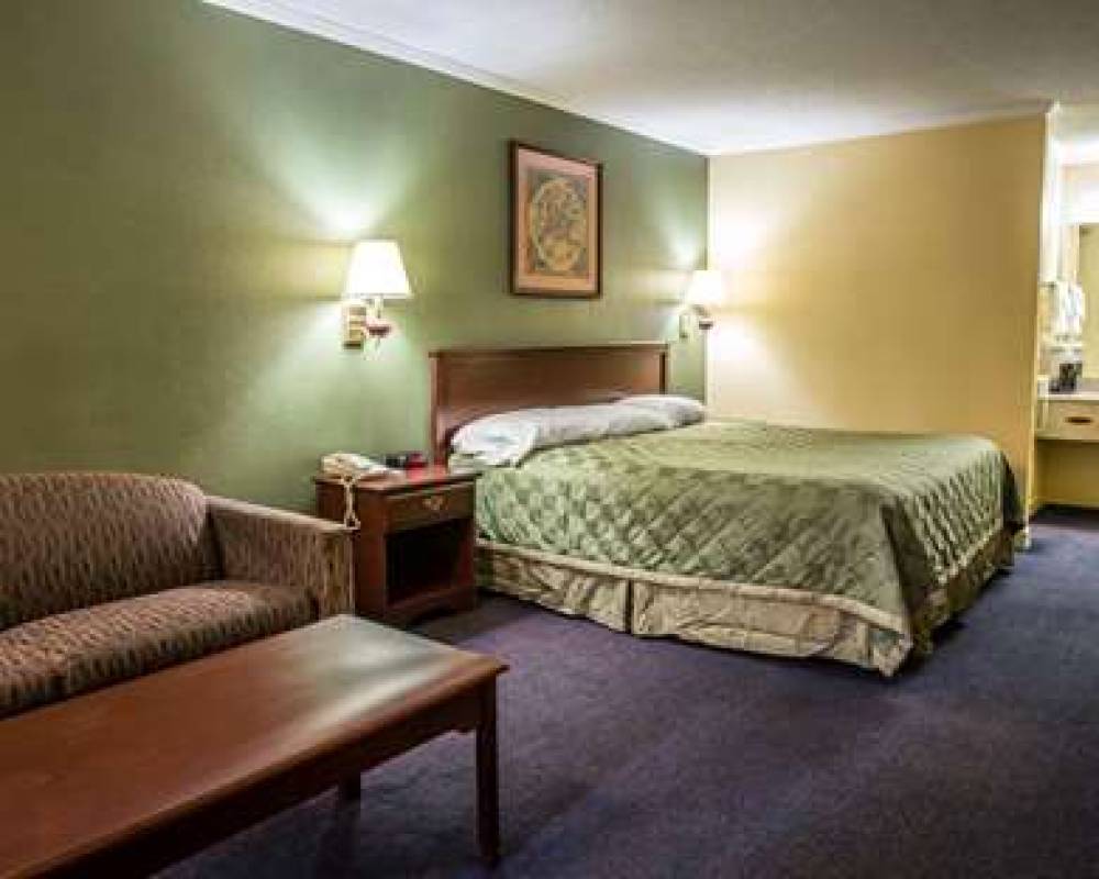 RODEWAY INN AND SUITES PLYMOUTH HWY 9