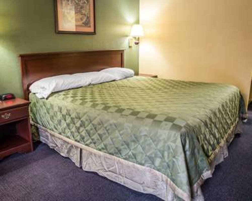 RODEWAY INN AND SUITES PLYMOUTH HWY 10