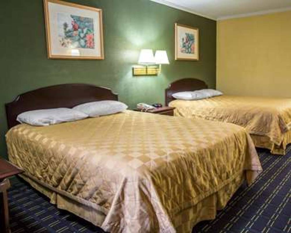 RODEWAY INN AND SUITES PLYMOUTH HWY 8