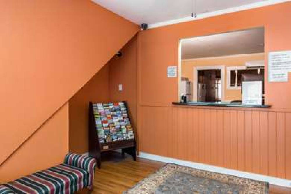 RODEWAY INN AND SUITES 4