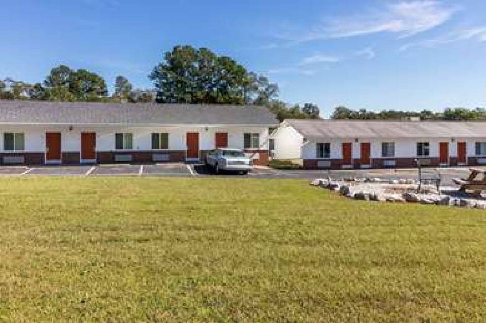 RODEWAY INN AND SUITES 2