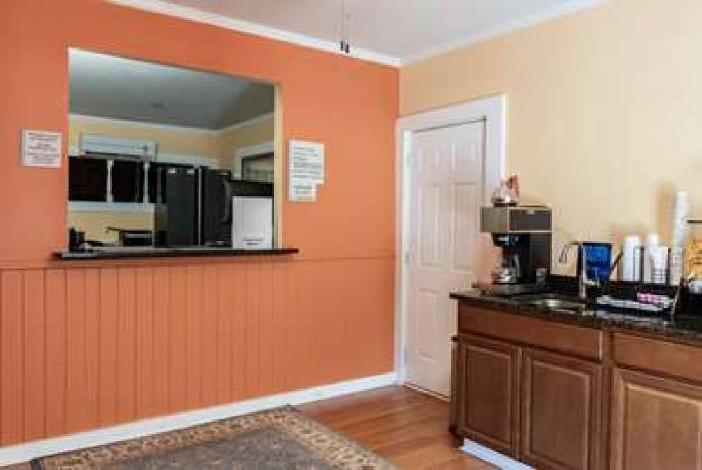 RODEWAY INN AND SUITES 5