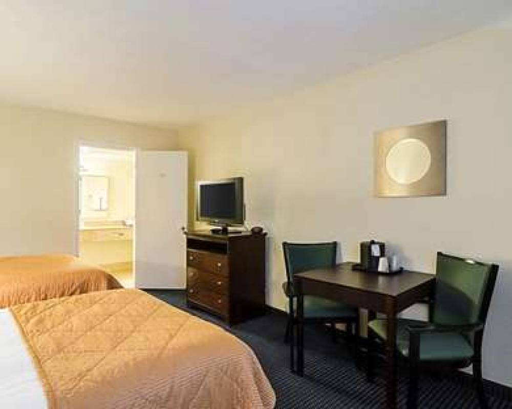 RODEWAY INN AND SUITES WILLIAMSBURG 7