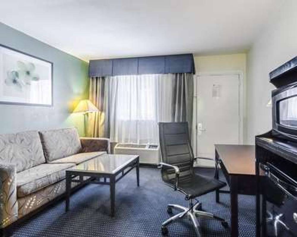 RODEWAY INN AND SUITES WILLIAMSBURG 10