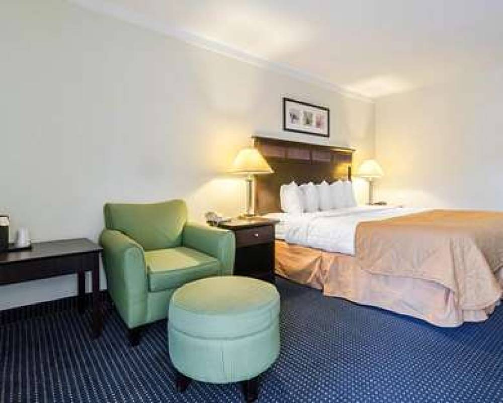RODEWAY INN AND SUITES WILLIAMSBURG 1
