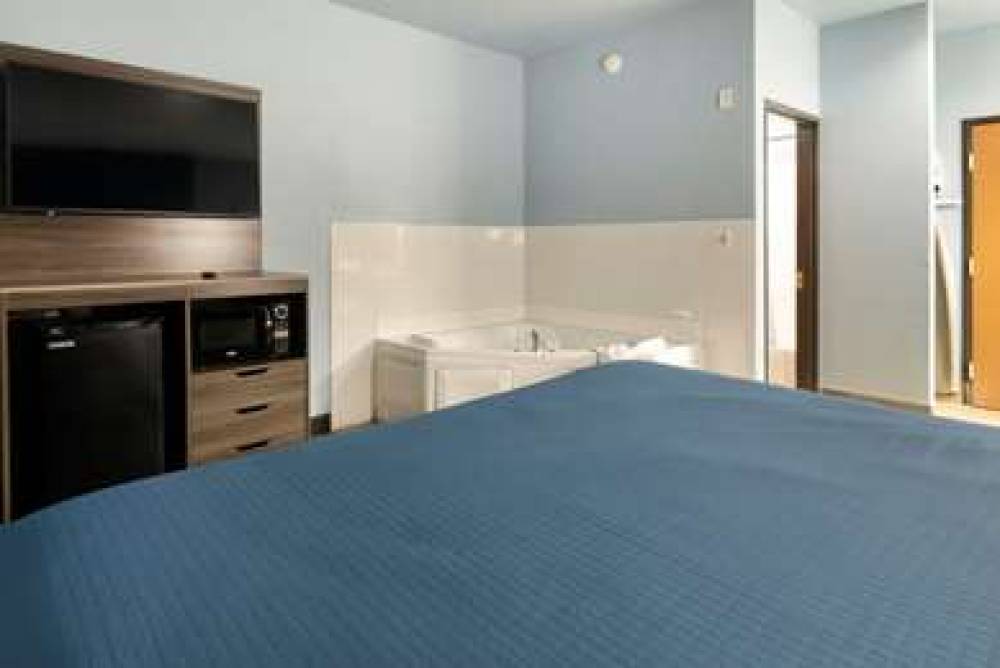Rodeway Inn Carrollton I-35E 10