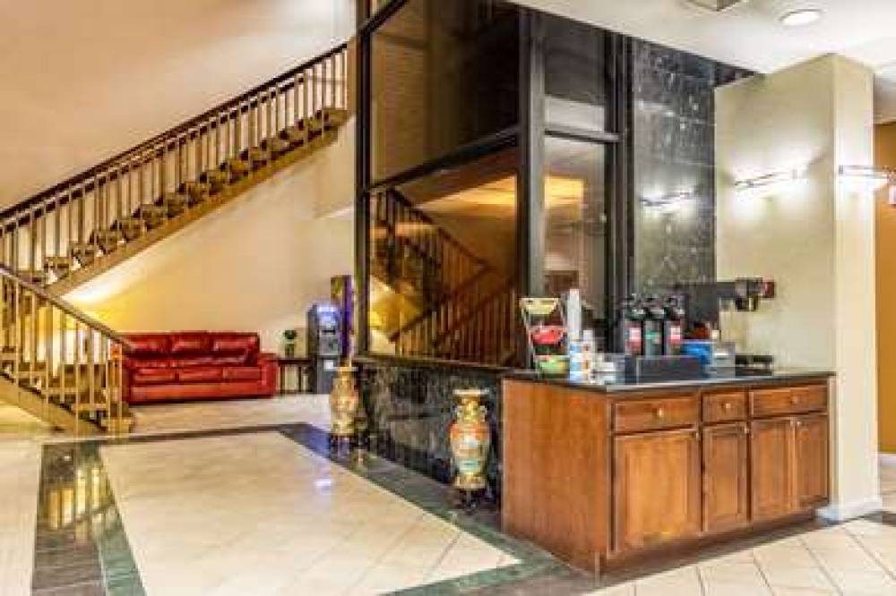 RODEWAY INN CENTRAL 10