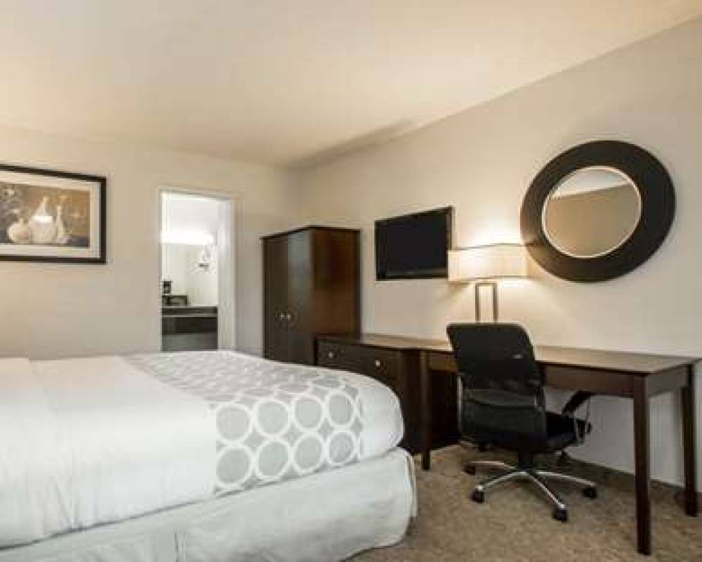Rodeway Inn Convention Center 8