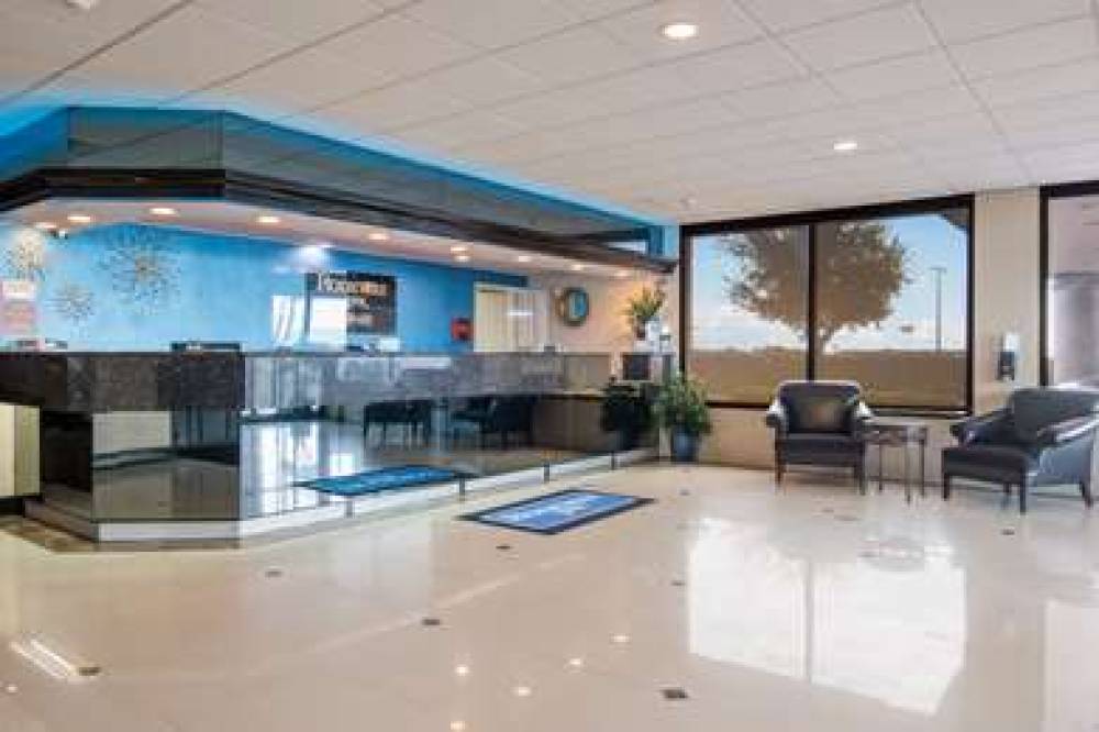 RODEWAY INN DUNCANVILLE 8