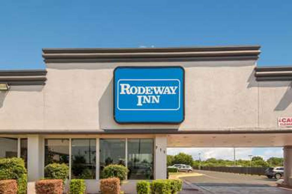 RODEWAY INN DUNCANVILLE 3