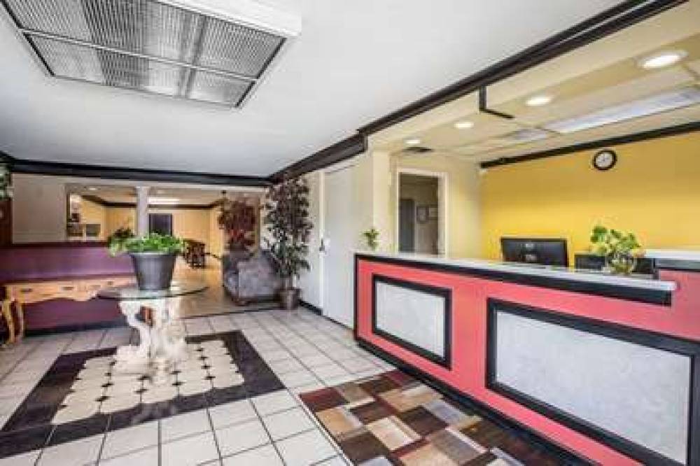 RODEWAY INN EXPO CENTER 5