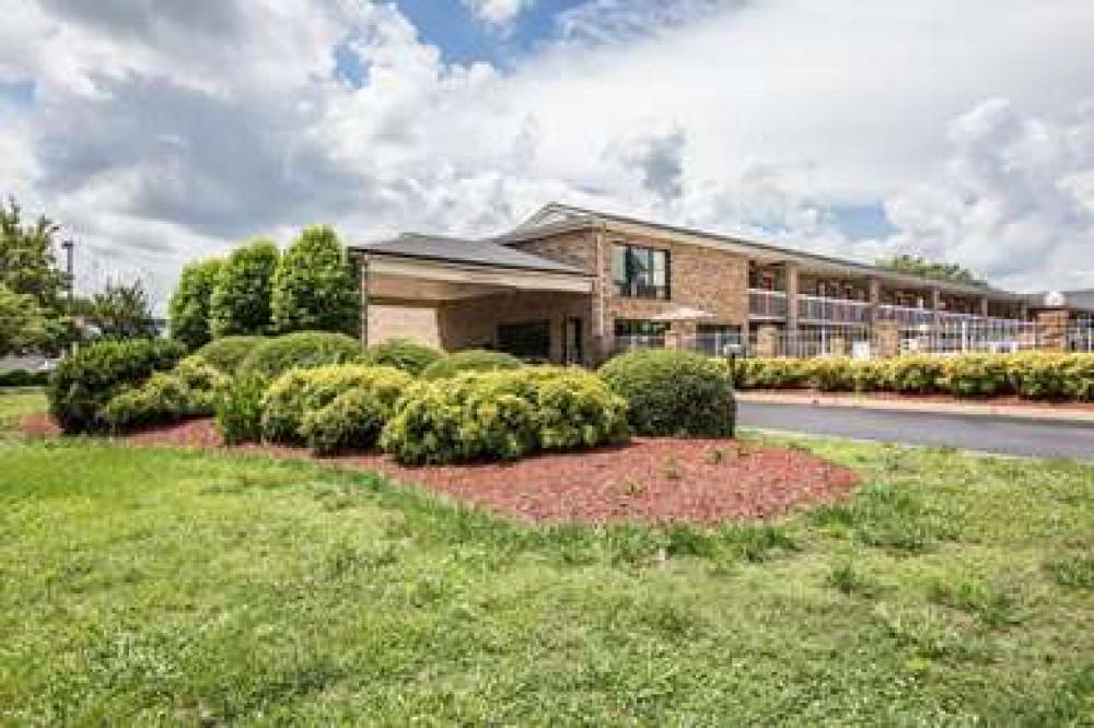 RODEWAY INN EXPO CENTER 1