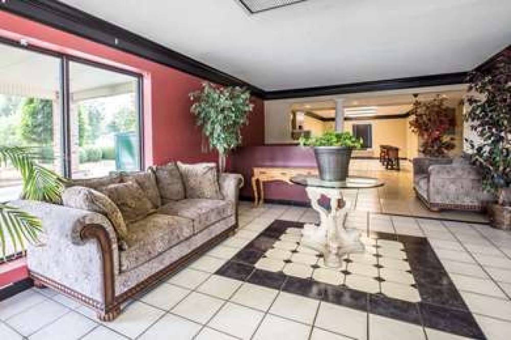 RODEWAY INN EXPO CENTER 4