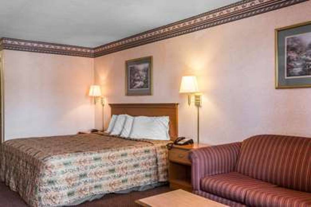 RODEWAY INN EXPO CENTER 8