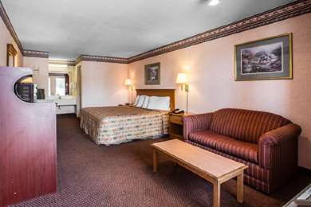 RODEWAY INN EXPO CENTER 9