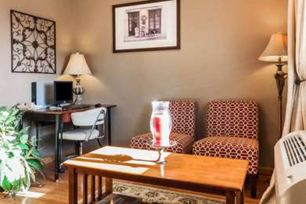 RODEWAY INN HOLDREGE 5