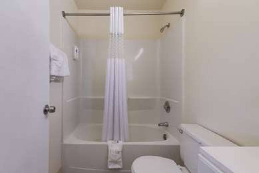 RODEWAY INN LIVERMORE 9