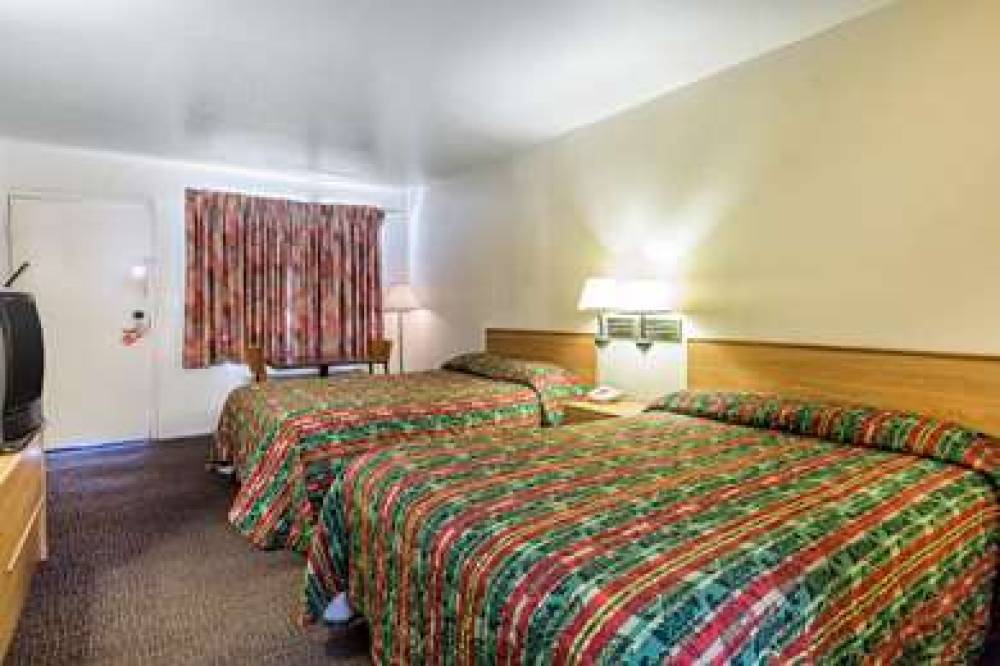 Rodeway Inn Magic Mountain Area 9
