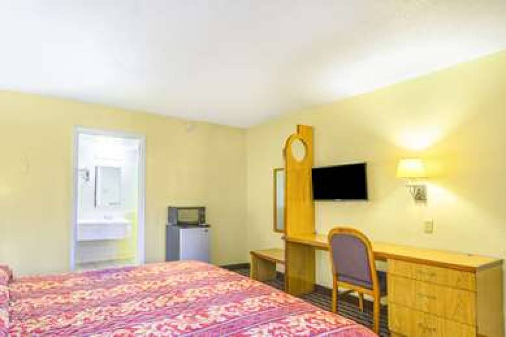 RODEWAY INN METAIRIE 8
