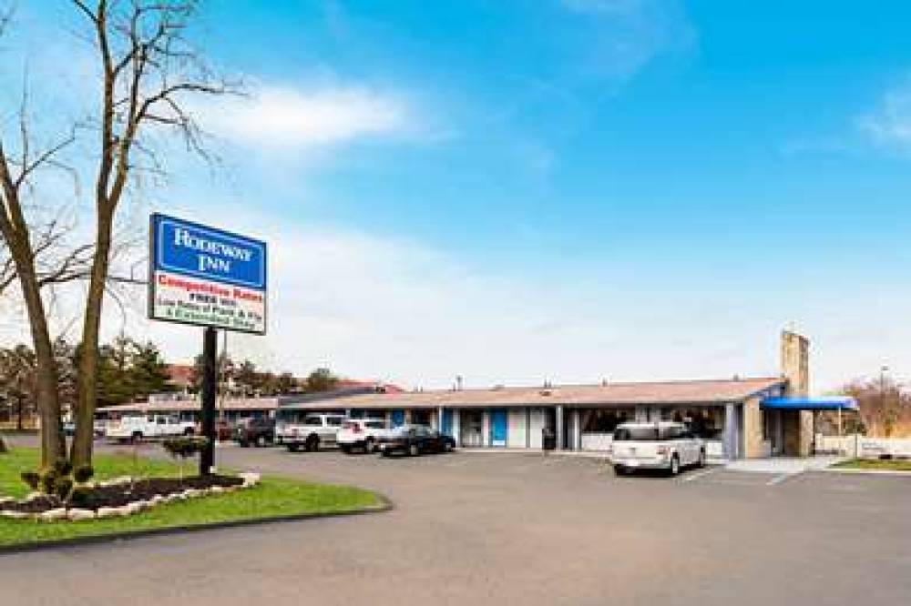 Rodeway Inn Metro Airport 1