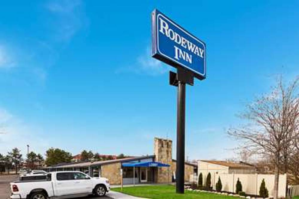 Rodeway Inn Metro Airport 2