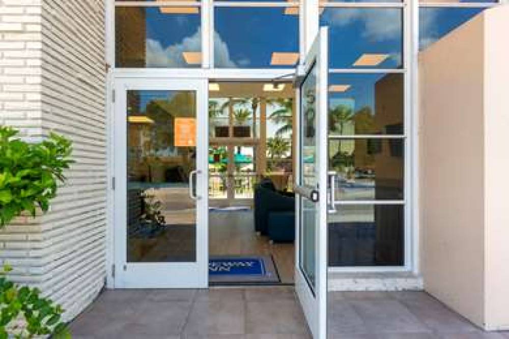 RODEWAY INN NEAR HOLLYWOOD BEACH 4