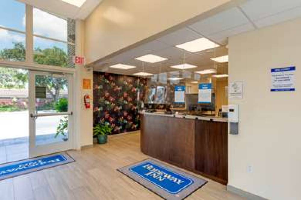 RODEWAY INN NEAR HOLLYWOOD BEACH 10
