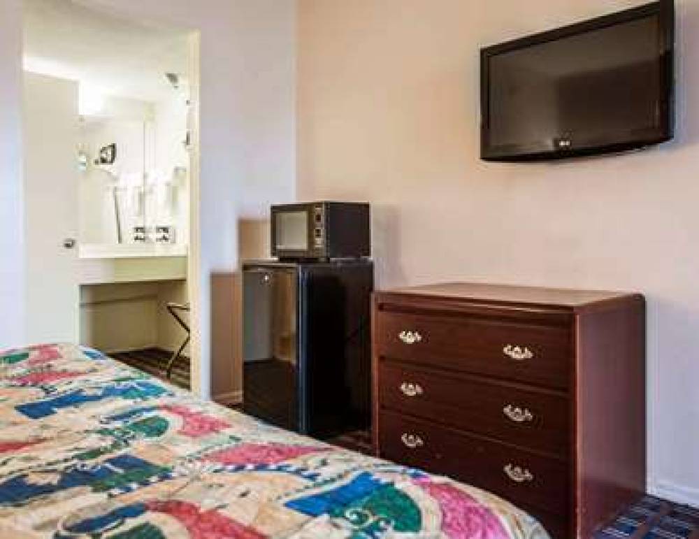 Rodeway Inn Rahway Hwy 1 8