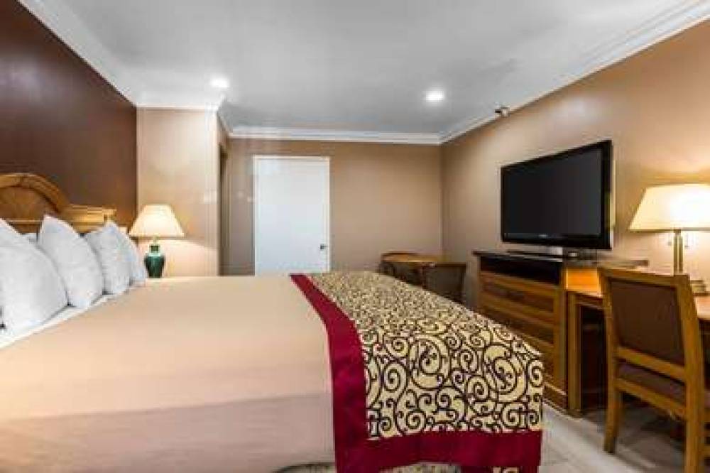 Rodeway Inn 10