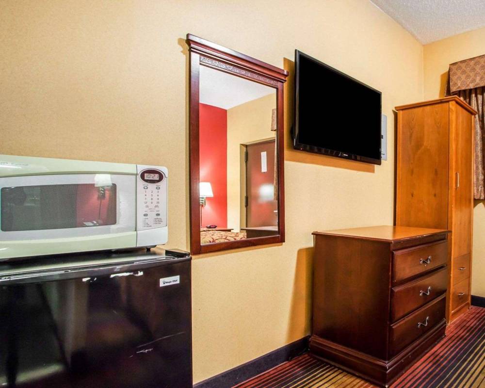 Rodeway Inn 9