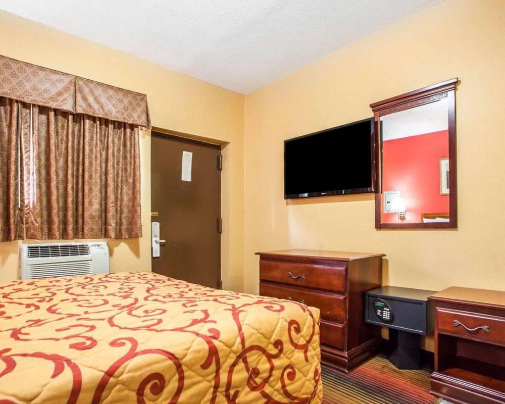 Rodeway Inn 10