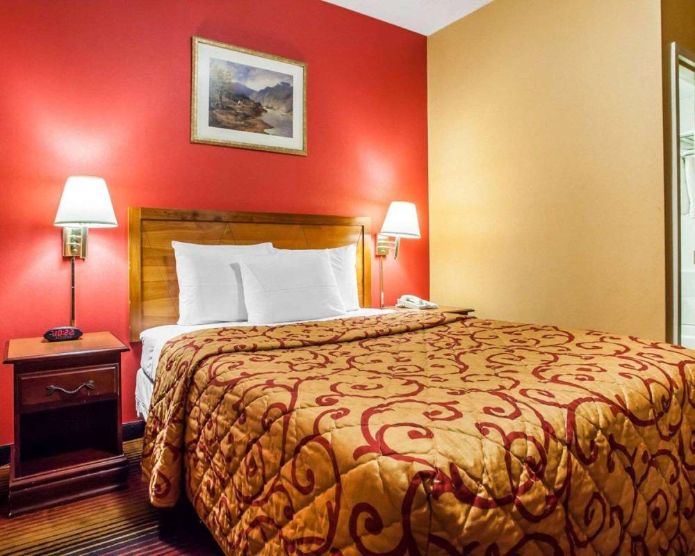 Rodeway Inn 3
