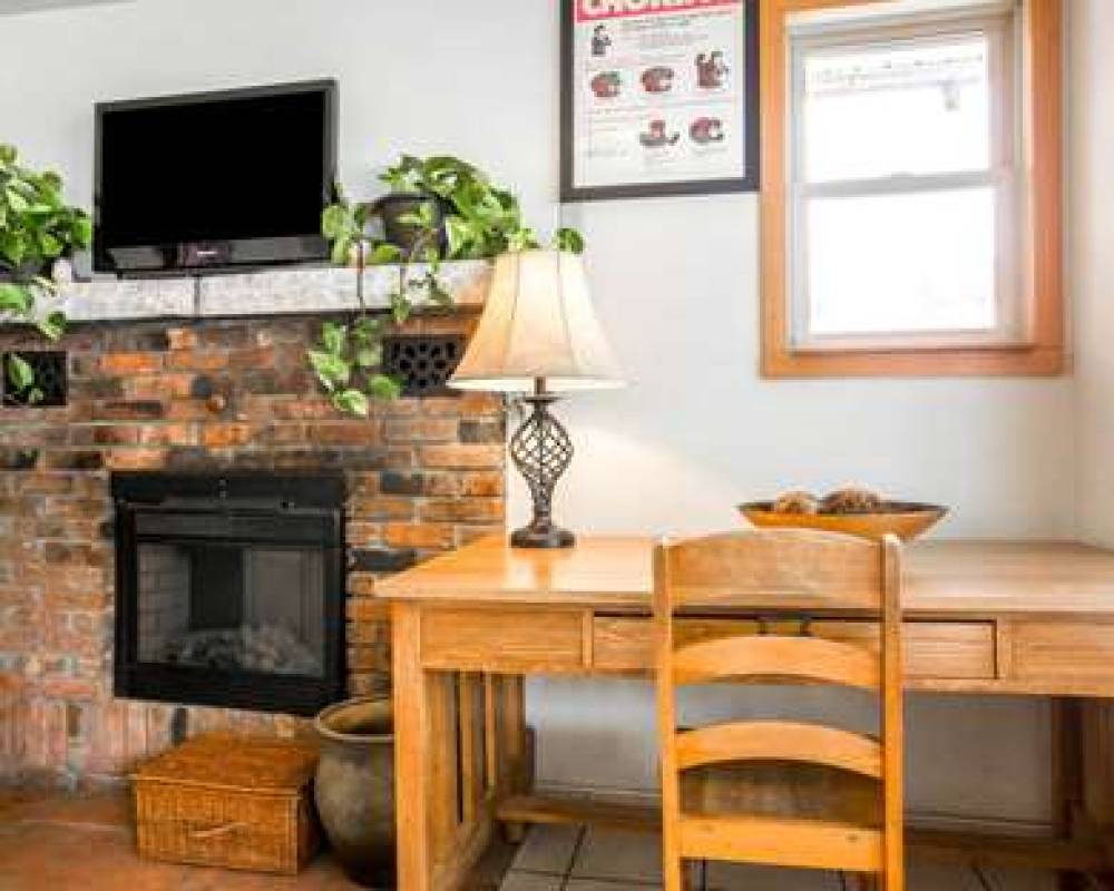 RODEWAY INN 2
