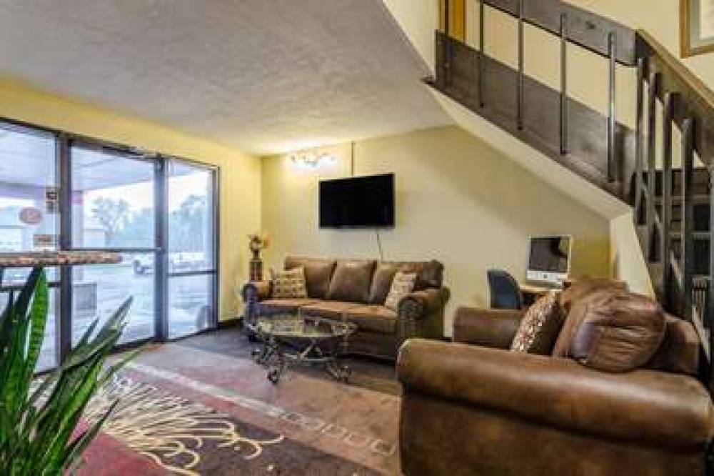 RODEWAY INN 8