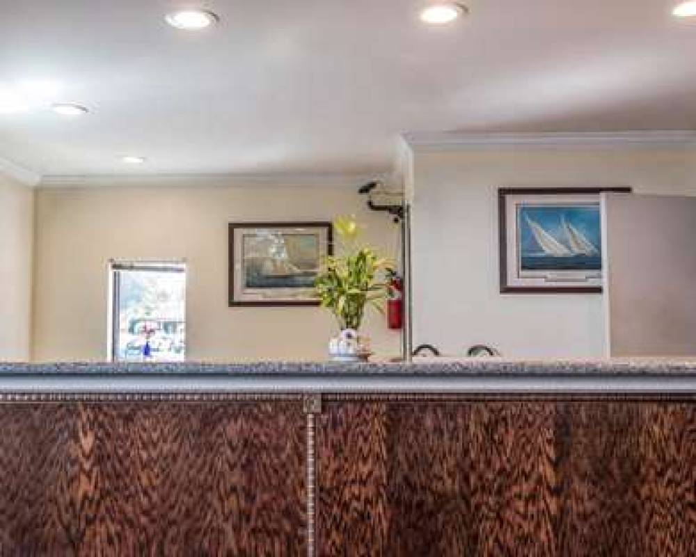 Rodeway Inn 5