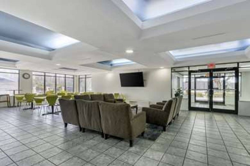 Rodeway Inn 6