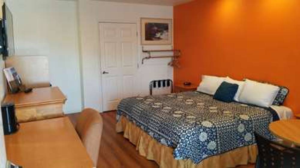 Rodeway Inn 8