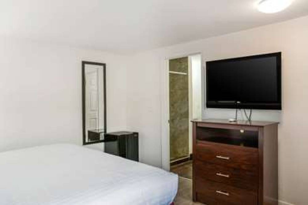 RODEWAY INN 9