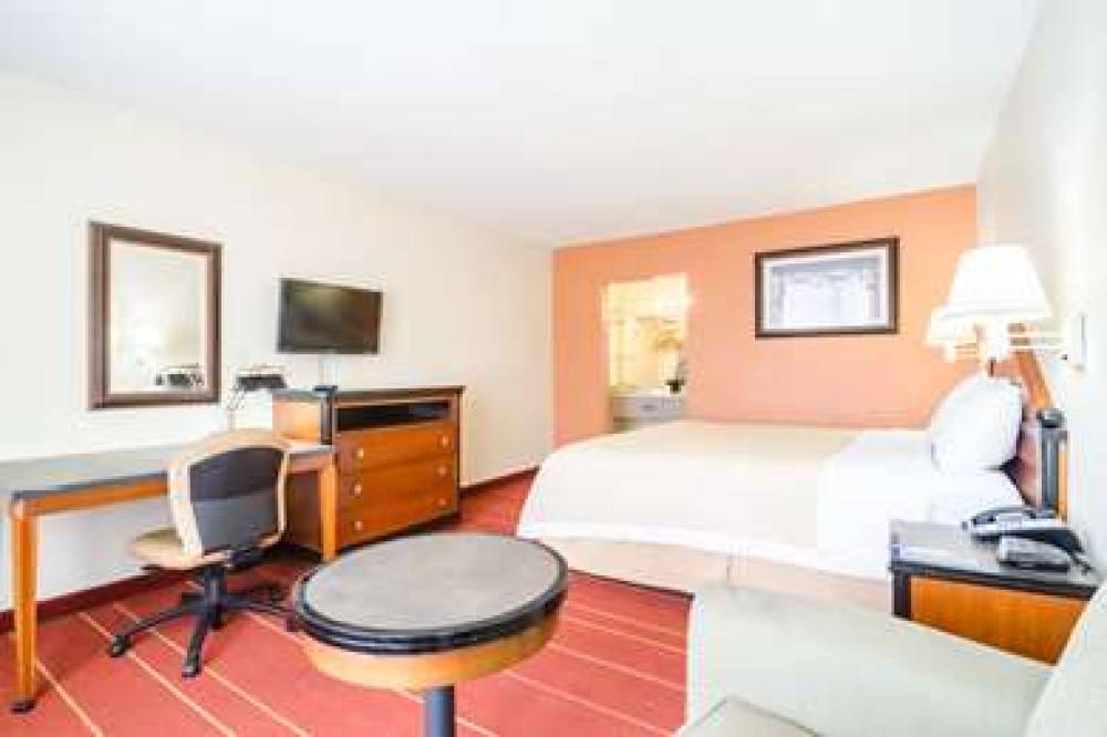 Rodeway Inn & Suites Greensboro Southeast 7