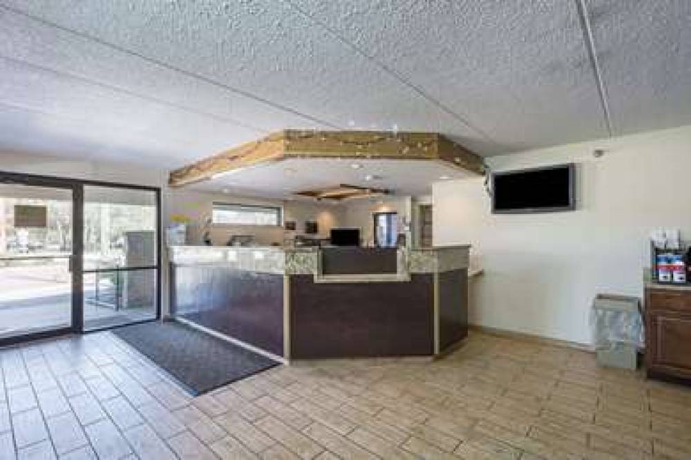 RODEWAY INN TAMPA NEAR BUSCH GARDEN 3